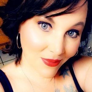 Meet your Posher, Deanna